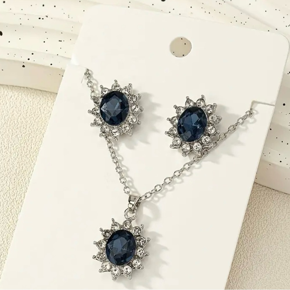 Beautiful Silver Necklace and Earring (2) Piece Set (Blue)